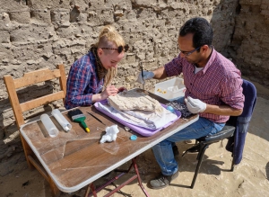 Stephanie and Islam working on an offering table. Photo: Nicola Dell’Aquila.